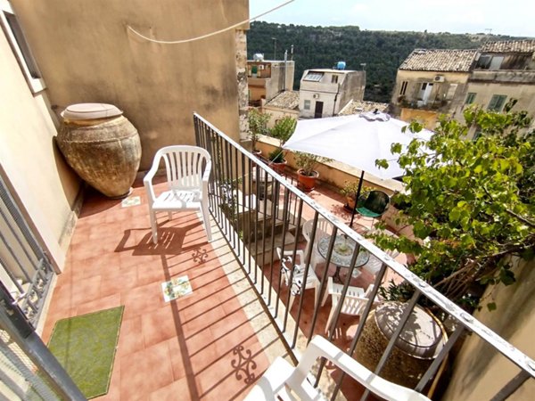 casa indipendente in vendita a Ragusa in zona Ibla