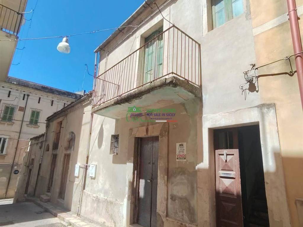 casa indipendente in vendita a Ragusa in zona Ibla