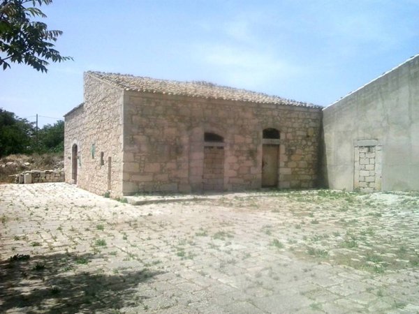 casa indipendente in vendita a Ragusa
