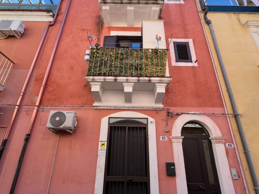 casa indipendente in vendita a Ragusa in zona Ibla