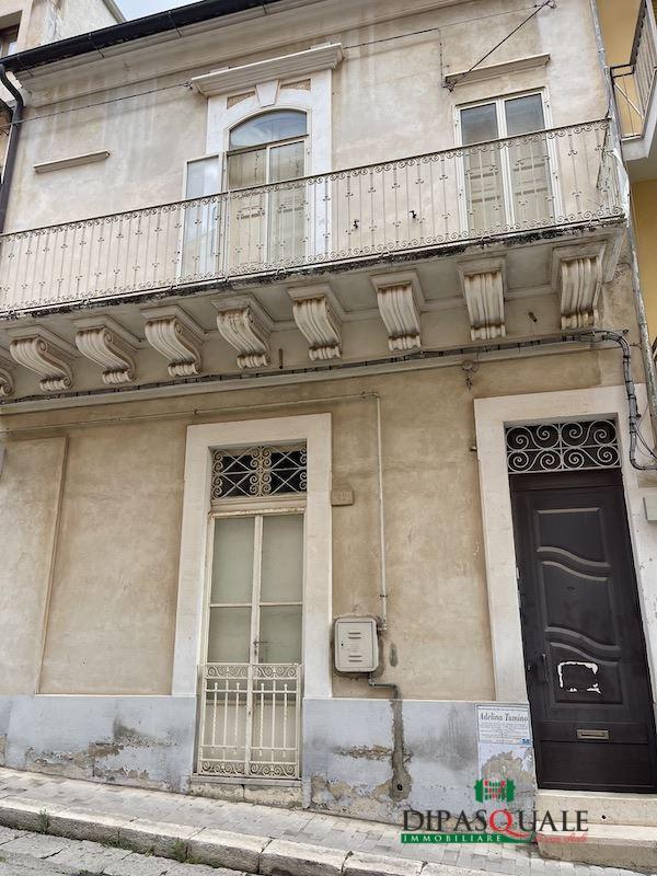 casa indipendente in vendita a Ragusa in zona Ibla