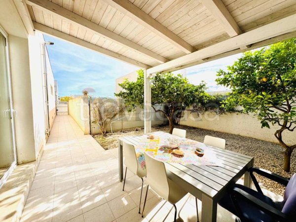 casa indipendente in vendita a Ragusa in zona Marina