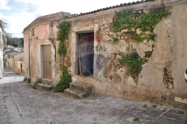 casa indipendente in vendita a Ragusa in zona Ibla