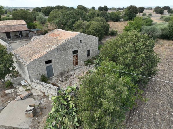 casa indipendente in vendita a Ragusa in zona Ragusa Centro