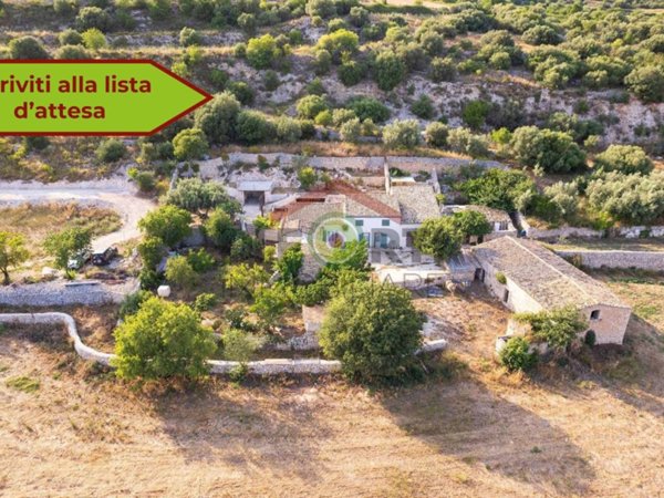 casa indipendente in vendita a Ragusa