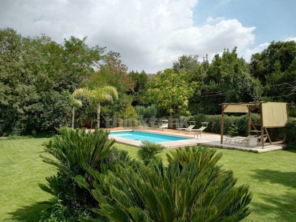 casa indipendente in vendita a Ragusa in zona Ibla