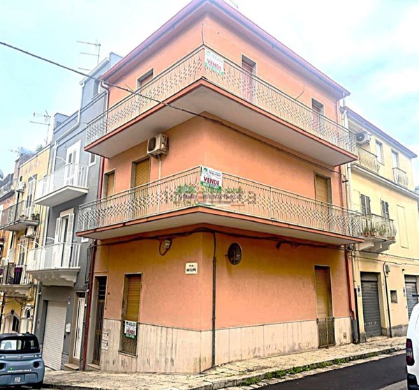 casa indipendente in vendita a Ragusa
