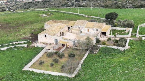 casa indipendente in vendita a Ragusa in zona Donnafugata