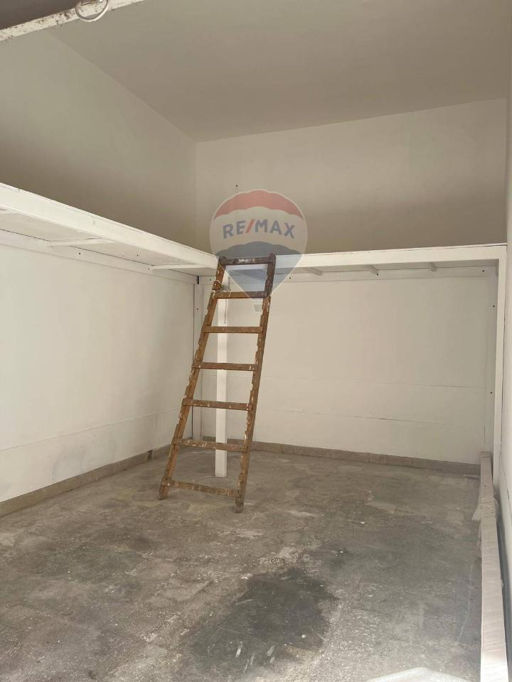 locale di sgombero in vendita a Ragusa in zona Ibla