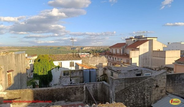 casa indipendente in vendita a Ragusa in zona Ragusa Centro