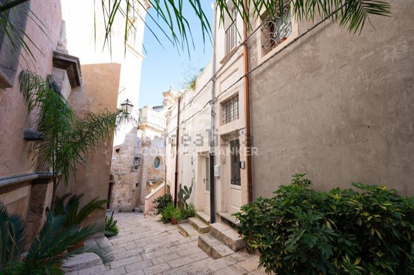 casa indipendente in vendita a Ragusa in zona Ragusa Centro