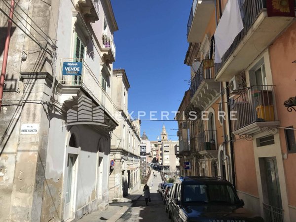 intera palazzina in vendita a Ragusa in zona Ragusa Centro
