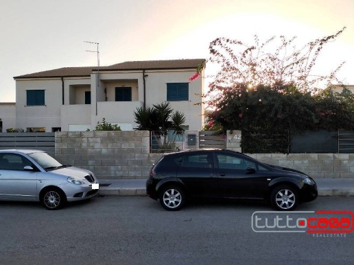 casa indipendente in vendita a Ragusa in zona Marina