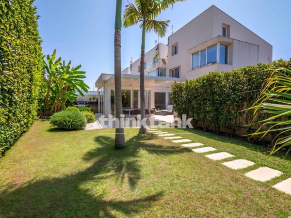 casa indipendente in vendita a Ragusa in zona Marina