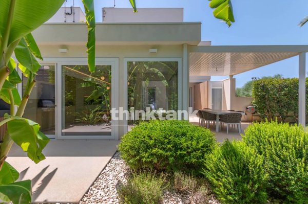 casa indipendente in vendita a Ragusa in zona Marina