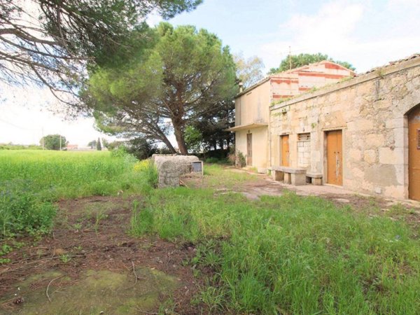 casa indipendente in vendita a Ragusa