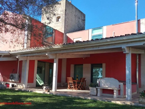 casa indipendente in vendita a Ragusa