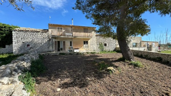 casa indipendente in vendita a Ragusa in zona San Giacomo / Bellocozzo
