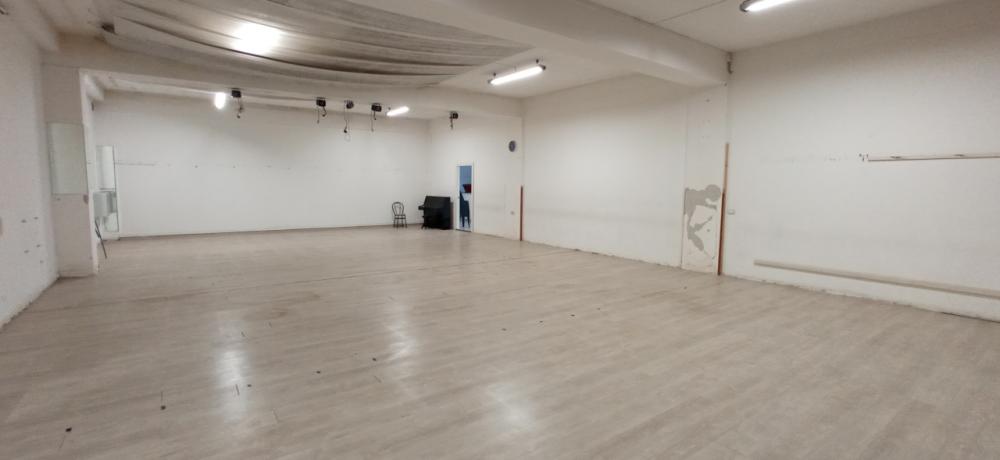 locale commerciale in vendita a Ragusa