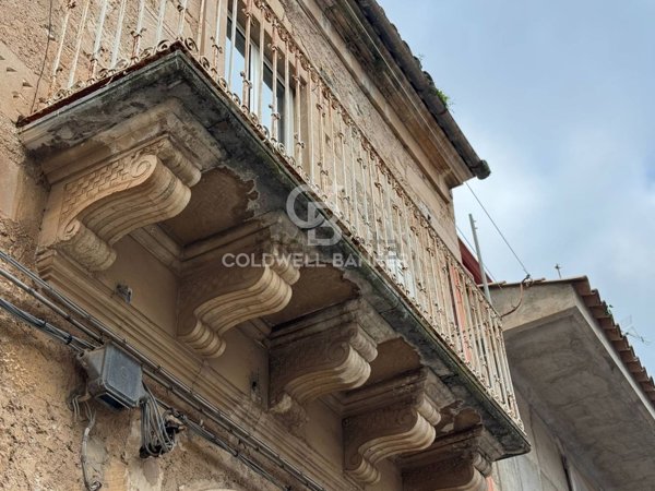 casa indipendente in vendita a Ragusa