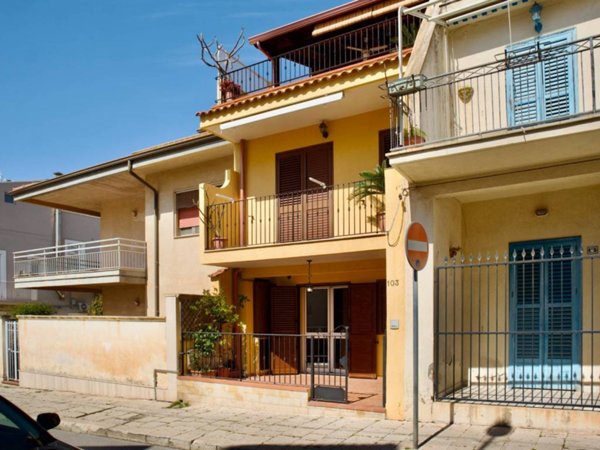 casa indipendente in vendita a Ragusa in zona Marina