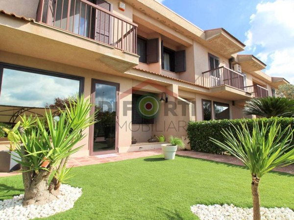 casa indipendente in vendita a Ragusa