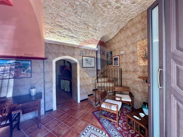 casa indipendente in vendita a Ragusa in zona Ibla