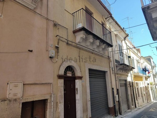 casa indipendente in vendita a Ragusa in zona Ibla