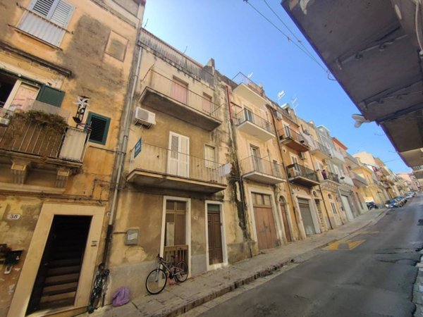 casa indipendente in vendita a Ragusa in zona Ibla