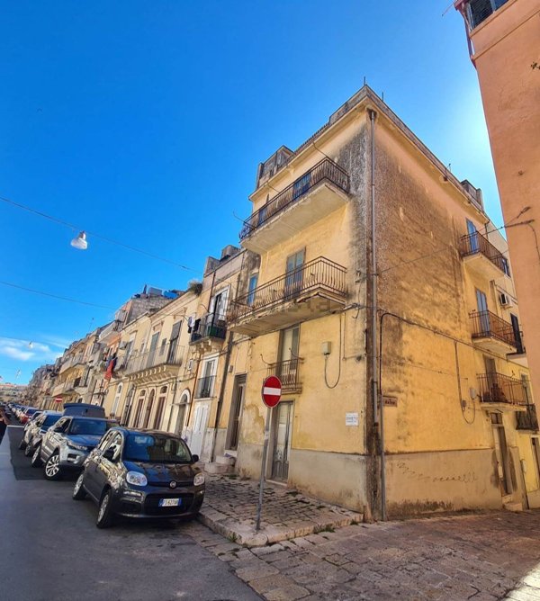 appartamento in vendita a Ragusa in zona Ragusa Centro