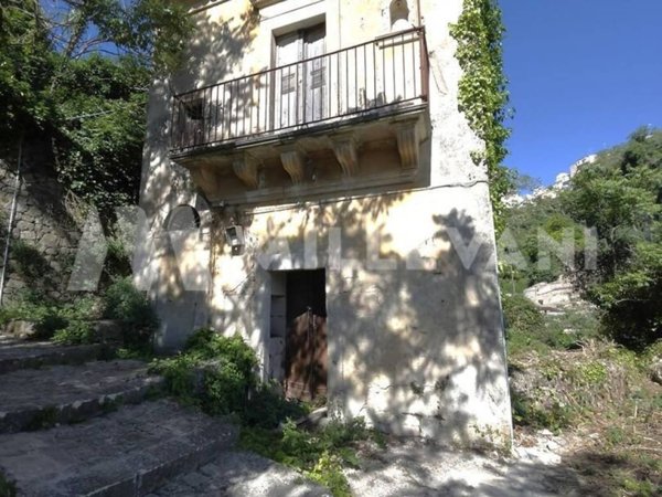 casa indipendente in vendita a Ragusa in zona Ibla