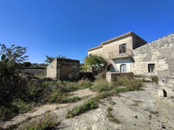 casa indipendente in vendita a Ragusa in zona San Giacomo / Bellocozzo