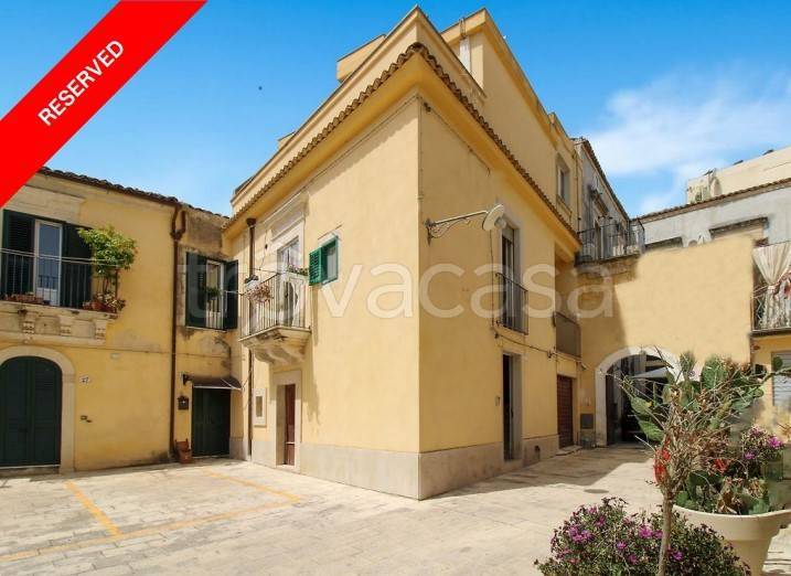 casa indipendente in vendita a Ragusa in zona Ibla