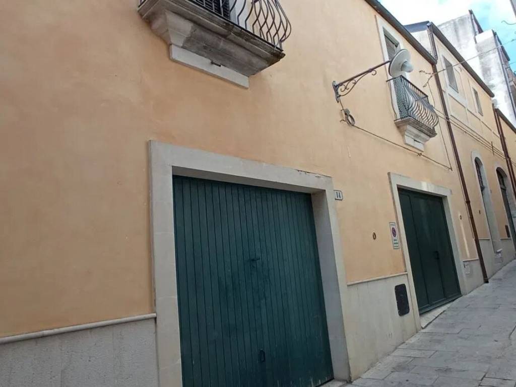 casa indipendente in vendita a Ragusa in zona Ragusa Centro