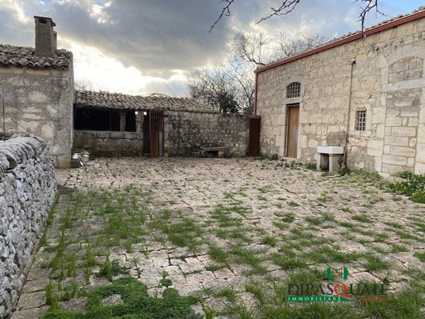 terreno edificabile in vendita a Ragusa in zona Pizzillo