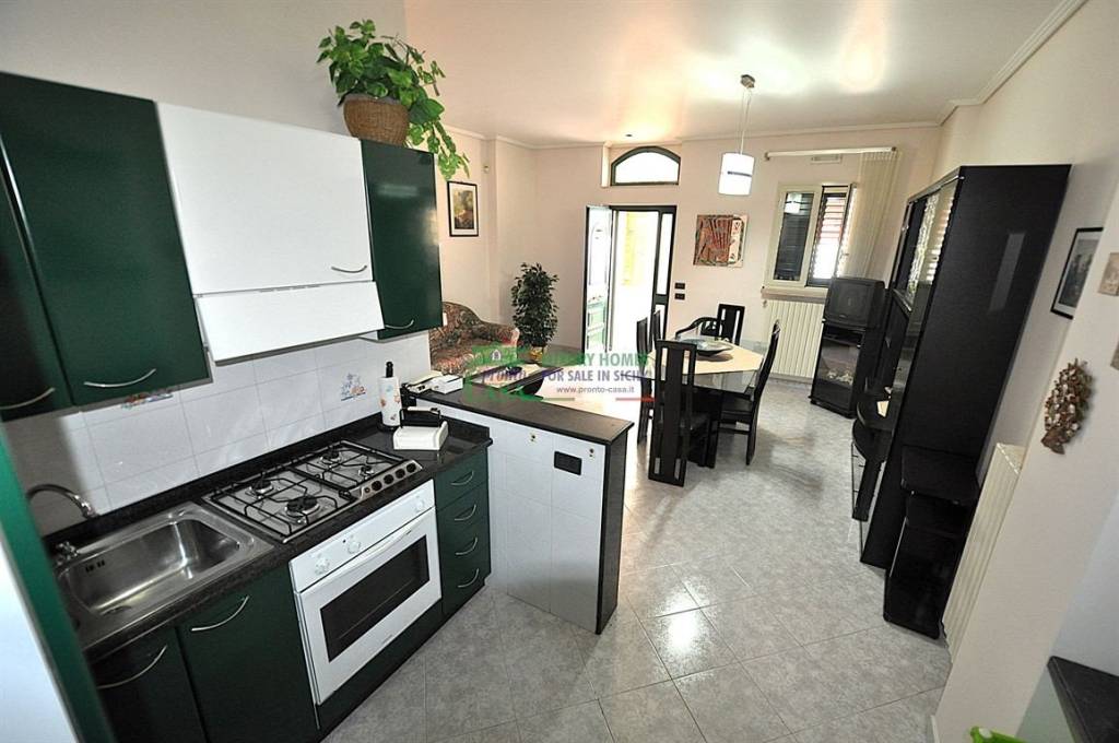 casa indipendente in vendita a Ragusa in zona Ragusa Centro