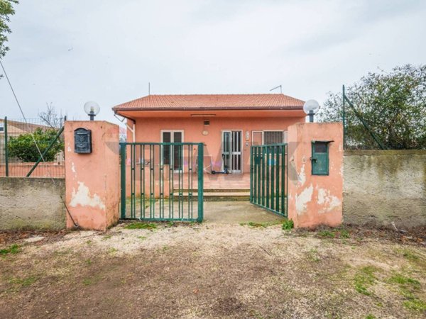 casa indipendente in vendita a Ragusa in zona Marina