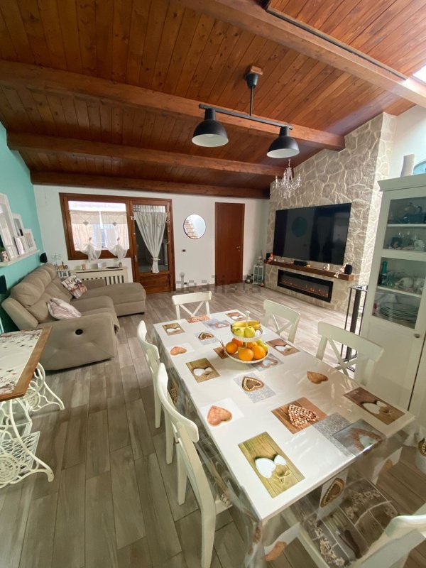 casa indipendente in vendita a Ragusa