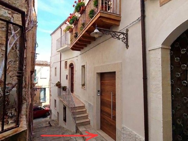 casa indipendente in vendita a Ragusa in zona Ibla