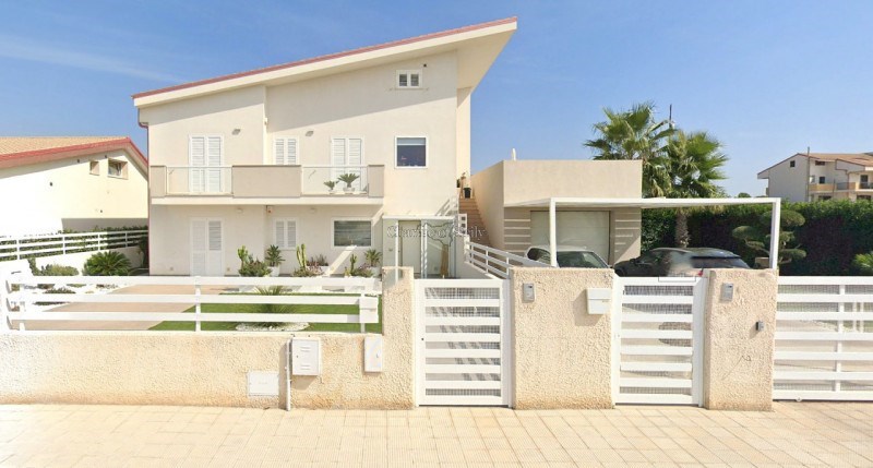 casa indipendente in vendita a Ragusa in zona Marina