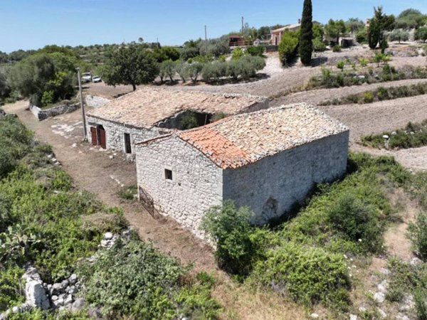 casa indipendente in vendita a Ragusa in zona San Giacomo / Bellocozzo