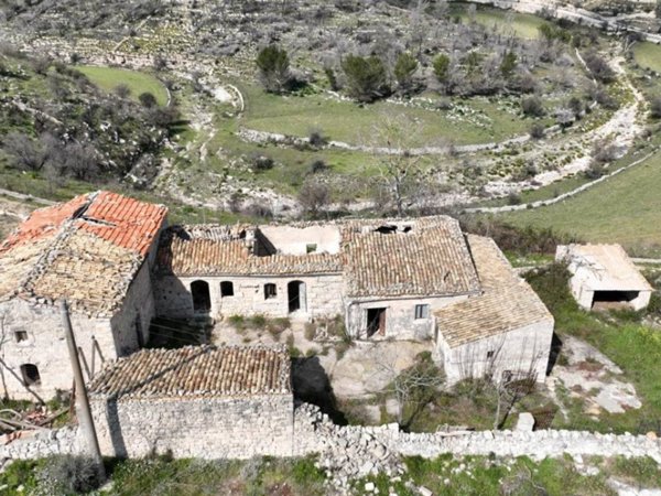 casa indipendente in vendita a Ragusa in zona San Giacomo / Bellocozzo