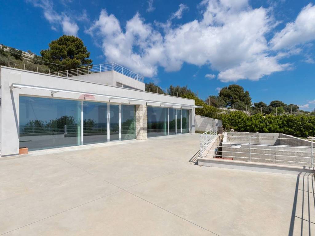 casa indipendente in vendita a Ragusa in zona Marina