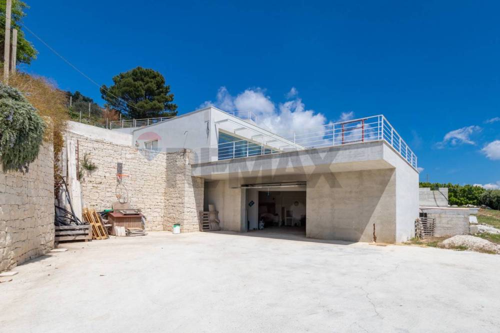 casa indipendente in vendita a Ragusa in zona Marina