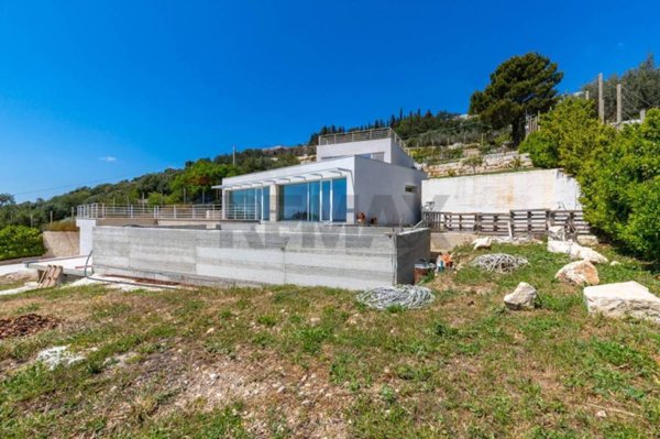 casa indipendente in vendita a Ragusa