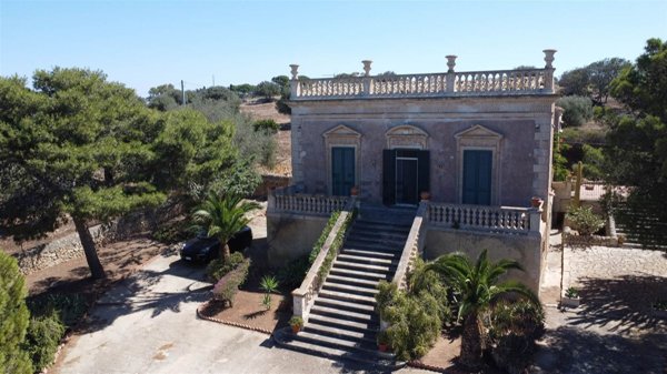 casa indipendente in vendita a Ragusa in zona Ibla