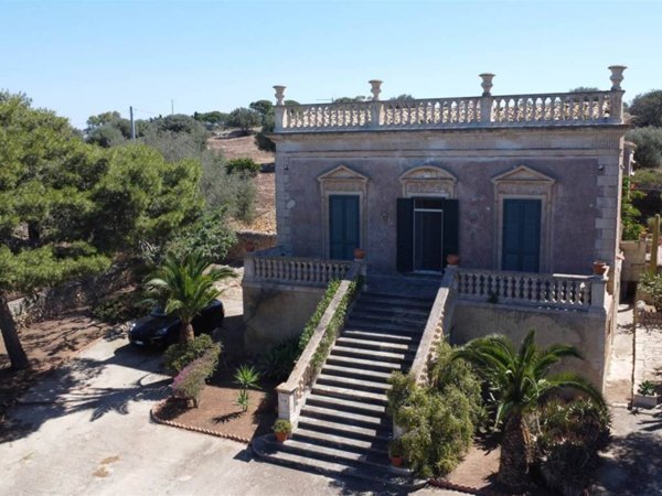 negozio in vendita a Ragusa in zona Ibla