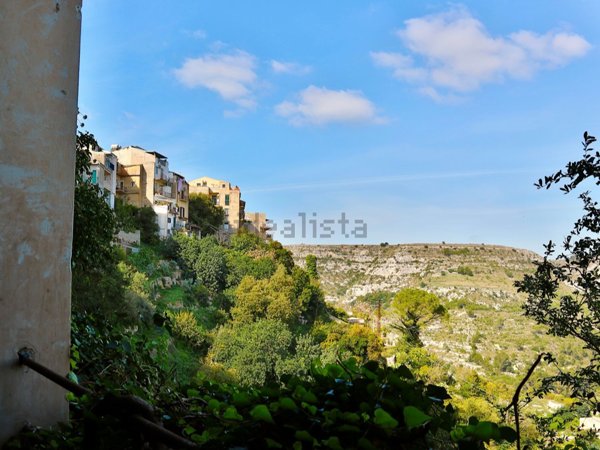 casa indipendente in vendita a Ragusa in zona Ibla