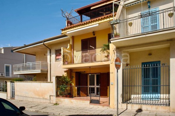 casa indipendente in vendita a Ragusa in zona Marina
