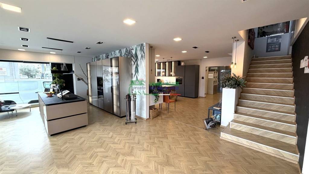 negozio in vendita a Ragusa